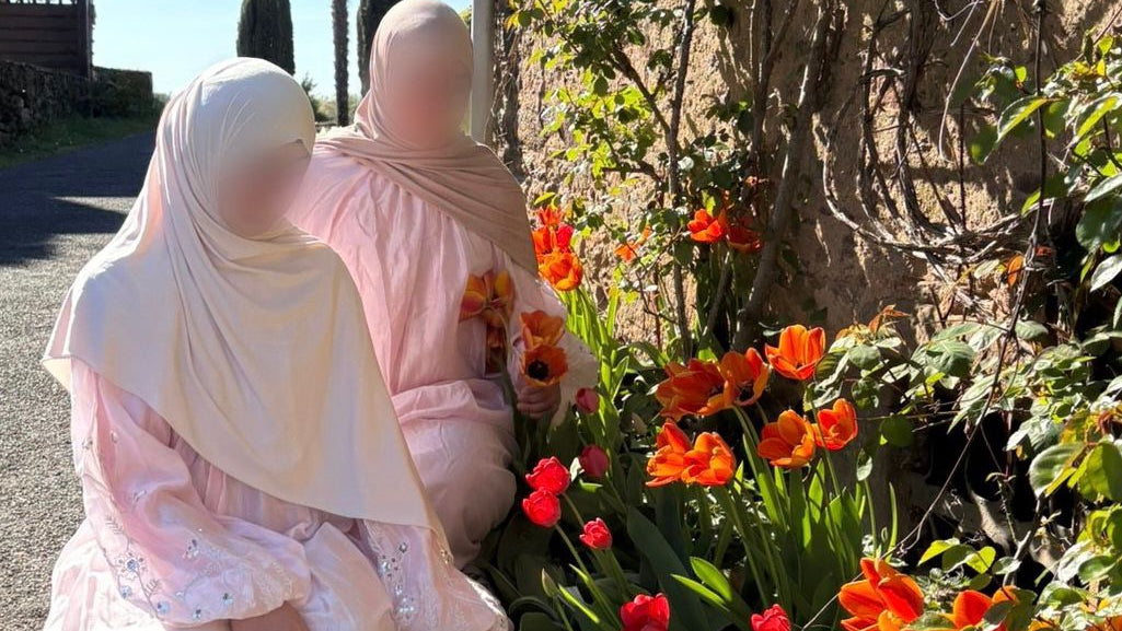 Abaya rose
